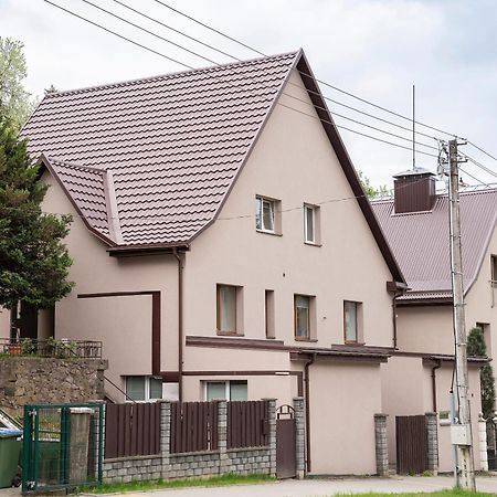 Apartment In Garage With Free Parking Каунас Екстериор снимка
