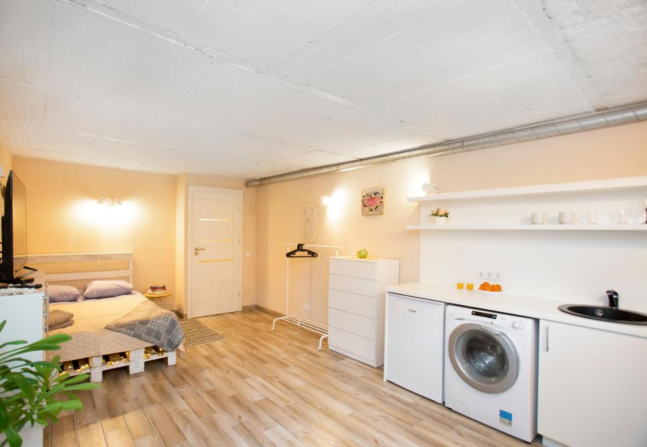 Apartment In Garage With Free Parking Каунас Екстериор снимка